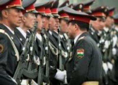 Китай предоставит спецодежду таджикским милиционерам