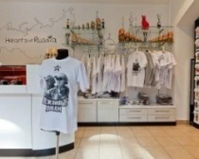 "Вежливая" одежда для российской молодежи появится на полках магазинов в сентябре