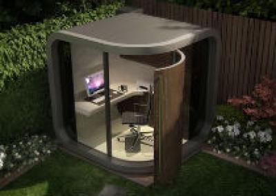 Маленький офис в саду