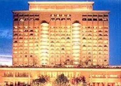 В отеле Taj Mahal продолжают отстреливаться террористы