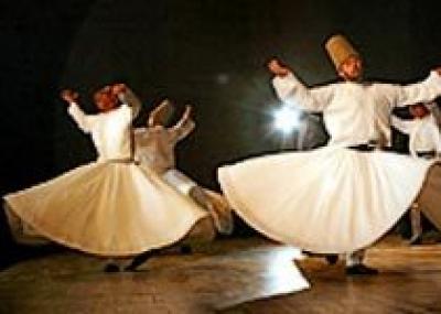 Фестиваль танцующих дервишей в Турции