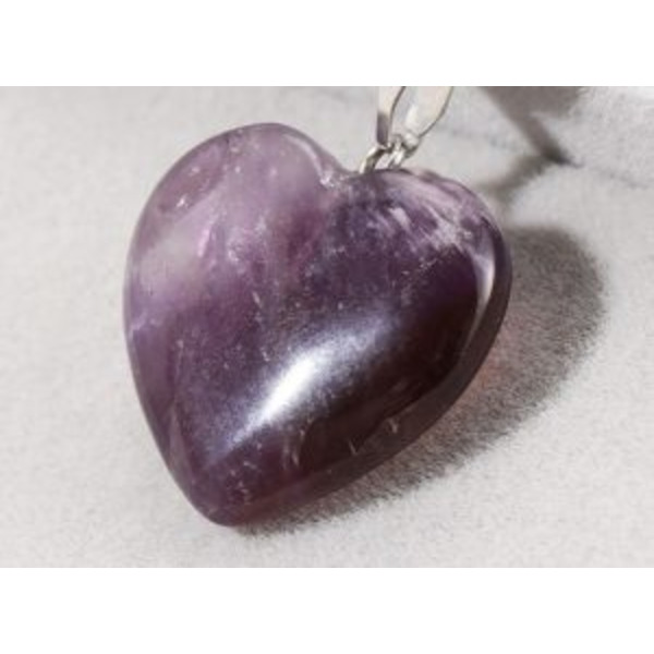 Кулон Сердце из камня. Аметист