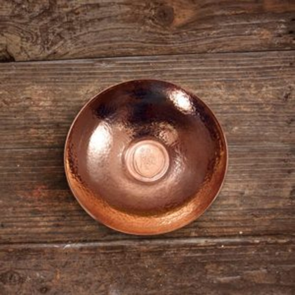 Тарелка с воином. D 145 мм. Глянцевая (медь)