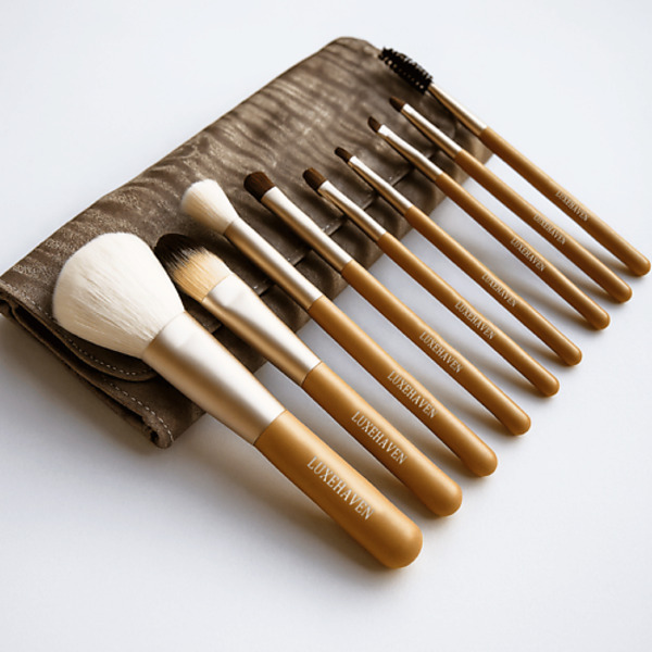 LUXEHAVEN Базовый набор кистей для макияжа лица и глаз с чехлом