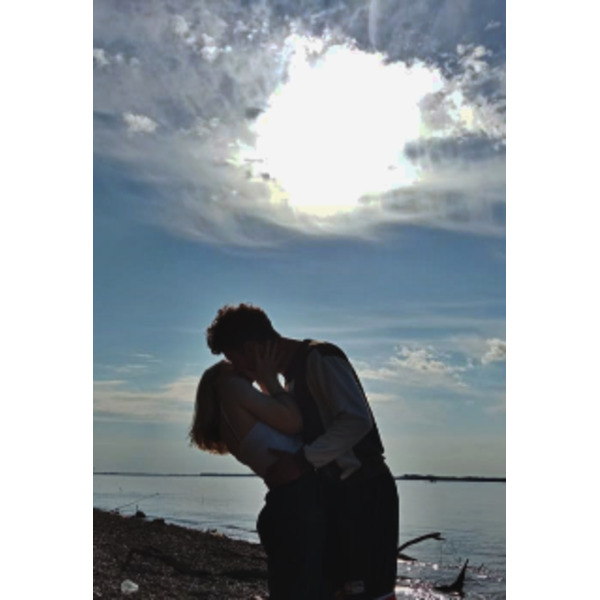 Полюби меня