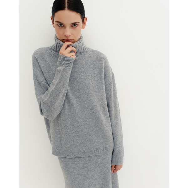Прямой оверсайз свитер с высоким воротом, из 100% шерсти мериноса, серый