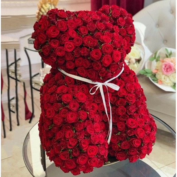 Мишка из Красных Кустовых Роз