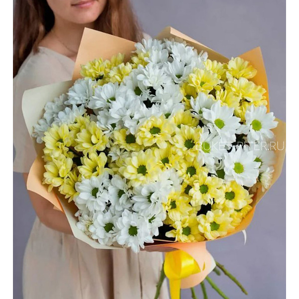 Нежный букет с Ромашковой Кустовой Хризантемой