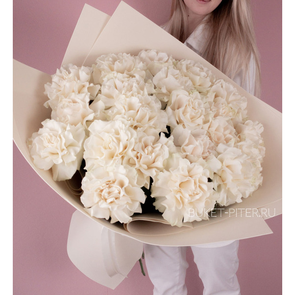 Букет Кремовых Французских Роз в Пленке