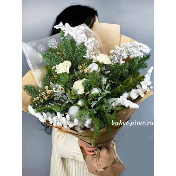 Зимний букет из Нобилиса, Диантусов и Заснеженных веток