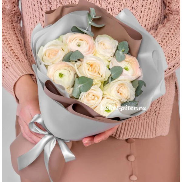 Букет Ранункулюсов и Роз Вайт О"Хара White O"Hara