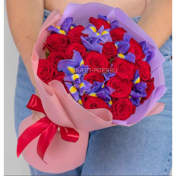 Букет Синих Ирисов с Красными Розами