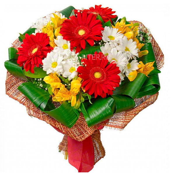 Букет с герберой и желтой альстромерией